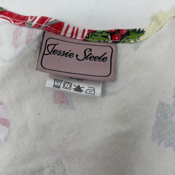 Jessie Steele Girls Christmas Candy Cane Apron - Picture 5 of 7